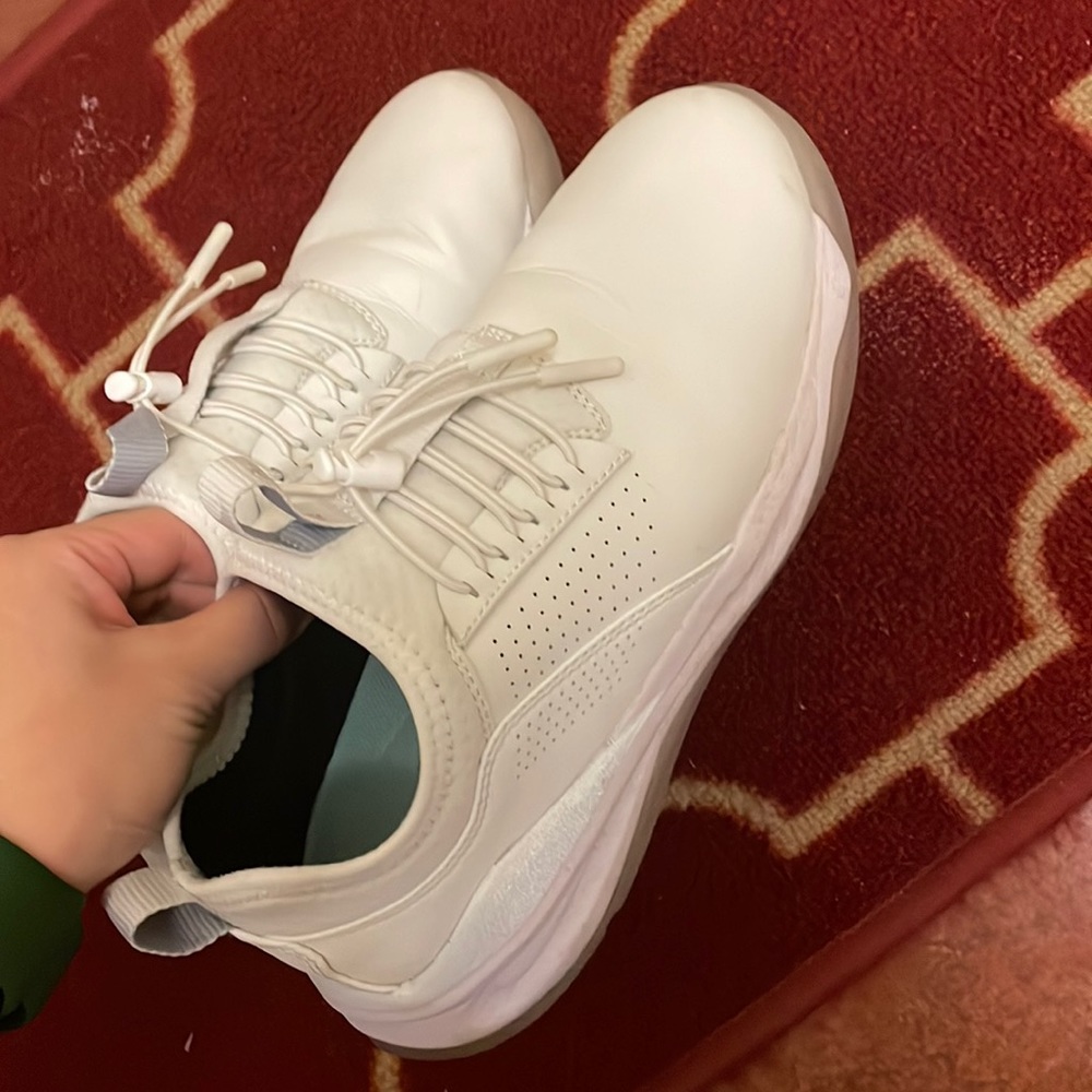 Clove white sneakers size 7.5 women’s